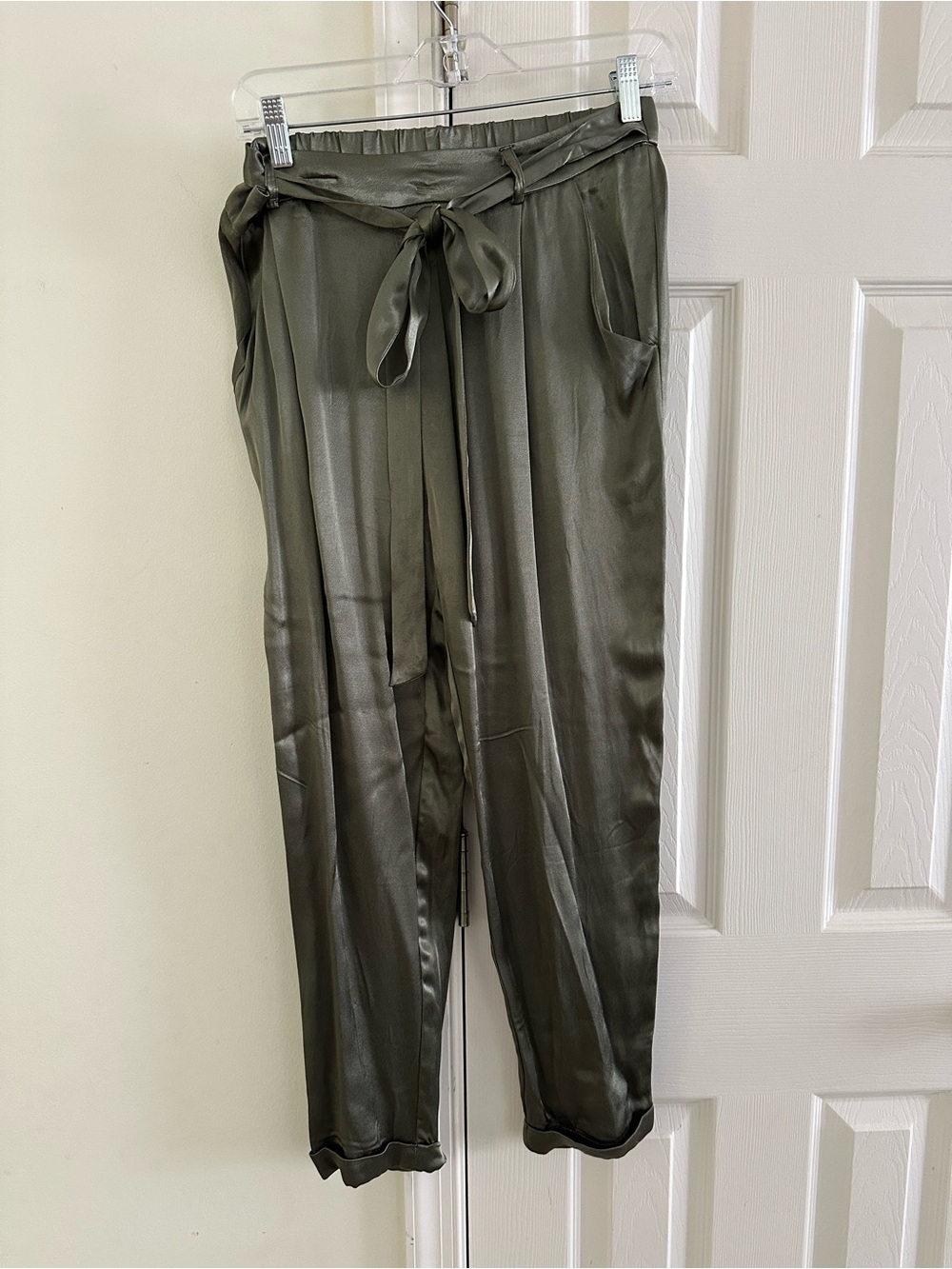 Francesca's Collections Olive Satin Tie-Waist Joggers
